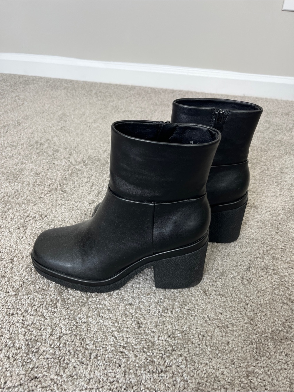 Women’s Black Mid-Calf Block Heel Boots